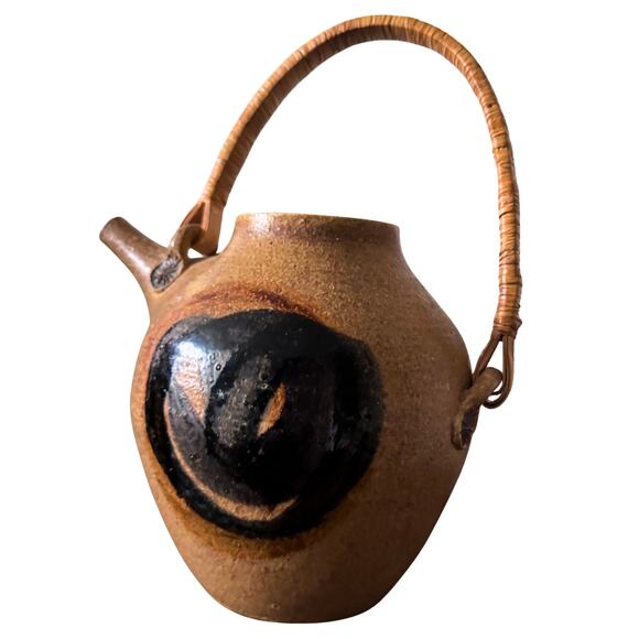 Vintage Studio Pottery Teapot – Handcrafted Stoneware with Bamboo Handle & Glaze - Picture 7 of 11